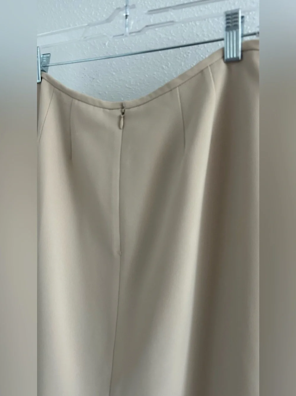Le Suit Beige Double-Breasted Skirt Suit